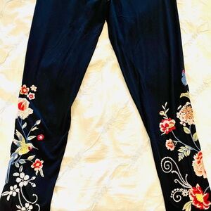Johnny Was Floral Embroidered Black Leggings 1X